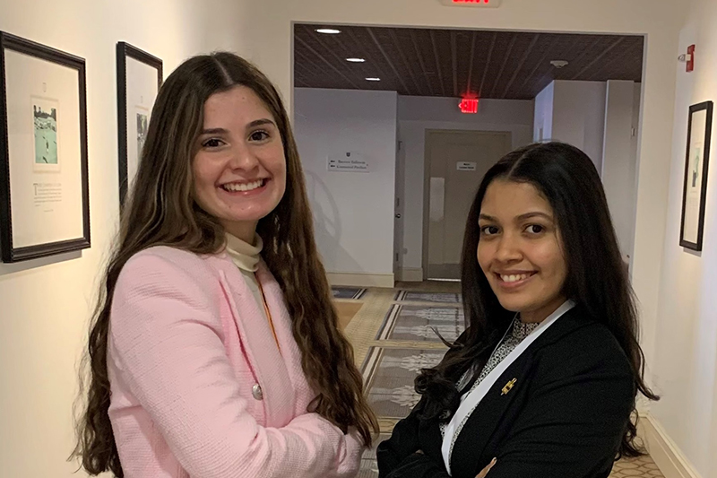 Nicolette and Carolina